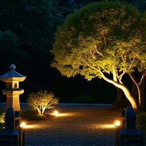 夜の庭園を照らすモダンな庭園照明。